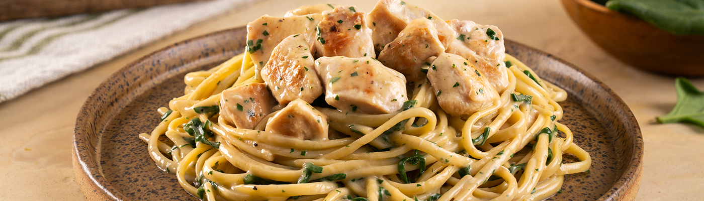 Receta Spaguetti cremoso con pollo y espinaca sin lactosa